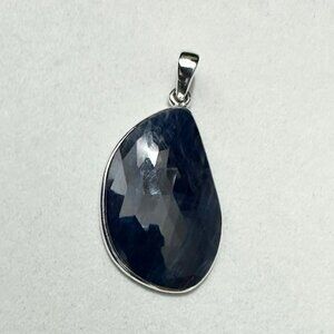 Natural Sapphire Pendant